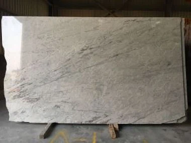 Lajes de granito branco do rio